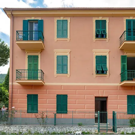 Casa Vacanze Holiday Home Apartman Finale Ligure
